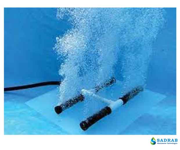 تفاوت بین دیفیوزر ها : دیفیوزرهای حباب ریز حباب قطر کمتری را برای فرآیند هوادهی تولید می کنند که به طور معمول  1 تا 3 میلی متر قطر دارند.